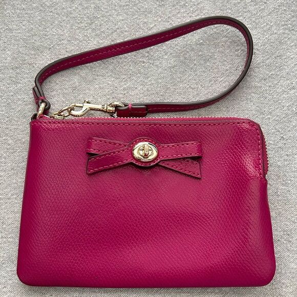 Coach Turnlock Small Wristlet w/Bow Cranberry Gold Detail Leather Wallet